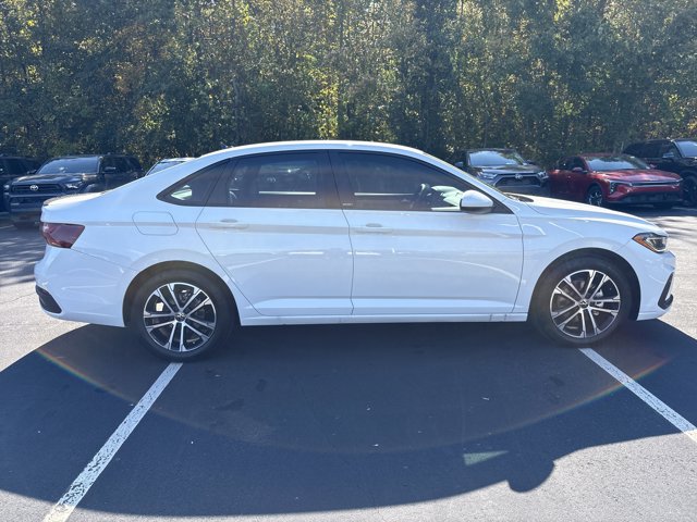 2026 Volkswagen Jetta Sport Image 4 of 34