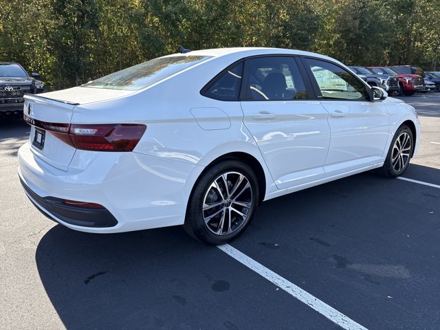 2026 Volkswagen Jetta Sport Image 5 of 34
