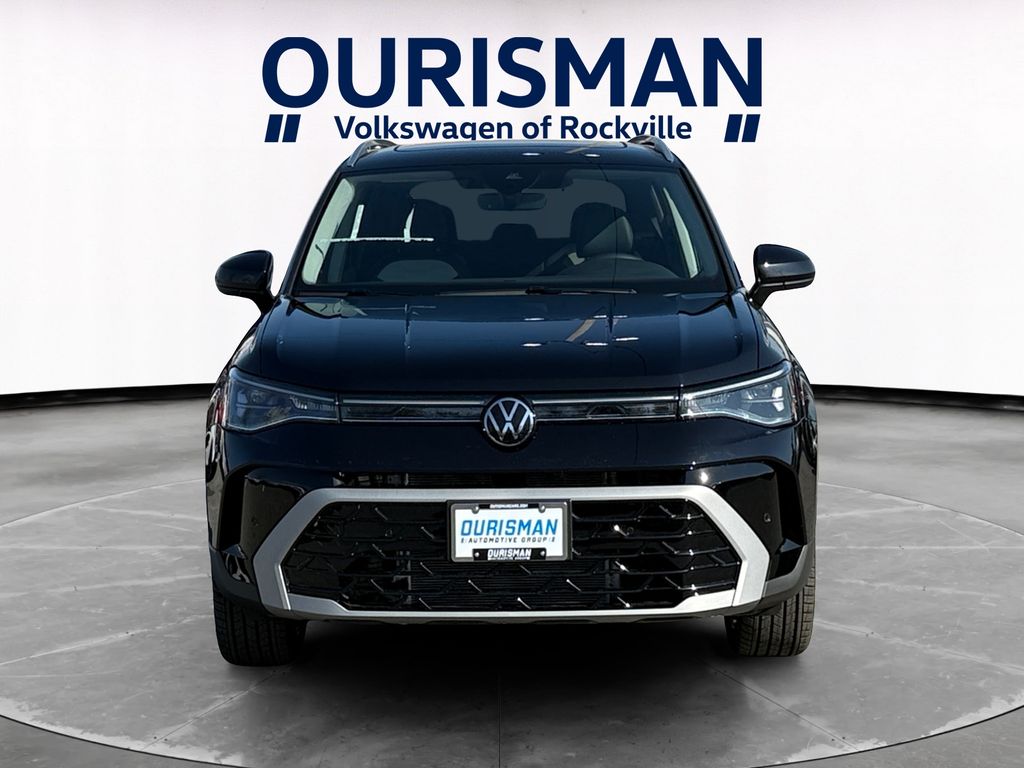 2026 Volkswagen Taos SEL Image 2 of 29