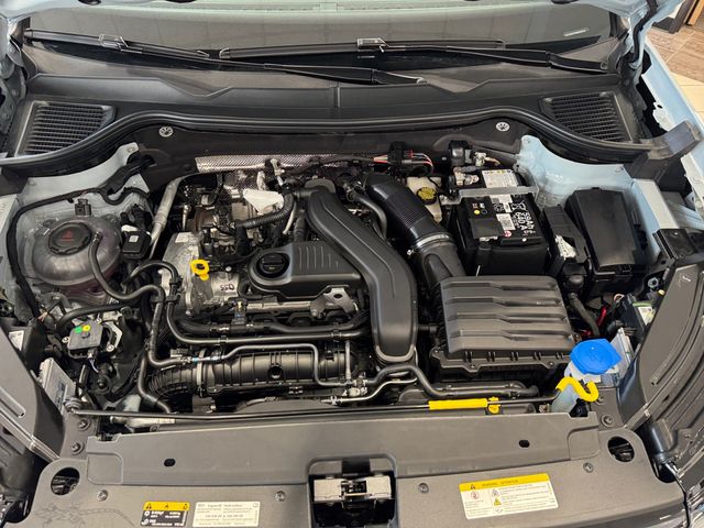 2026 Volkswagen Taos SE Black Image 7 of 25