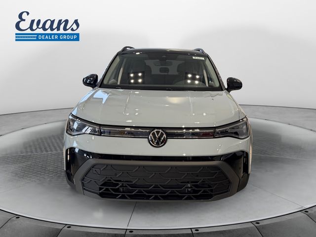 2026 Volkswagen Taos SE Black Image 2 of 25