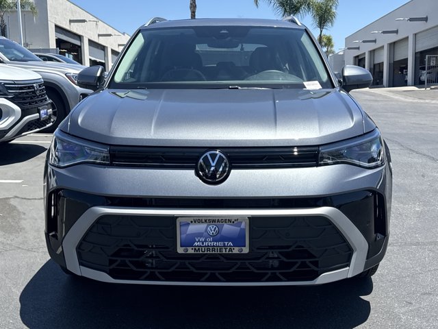 2026 Volkswagen Taos SE Image 2 of 36