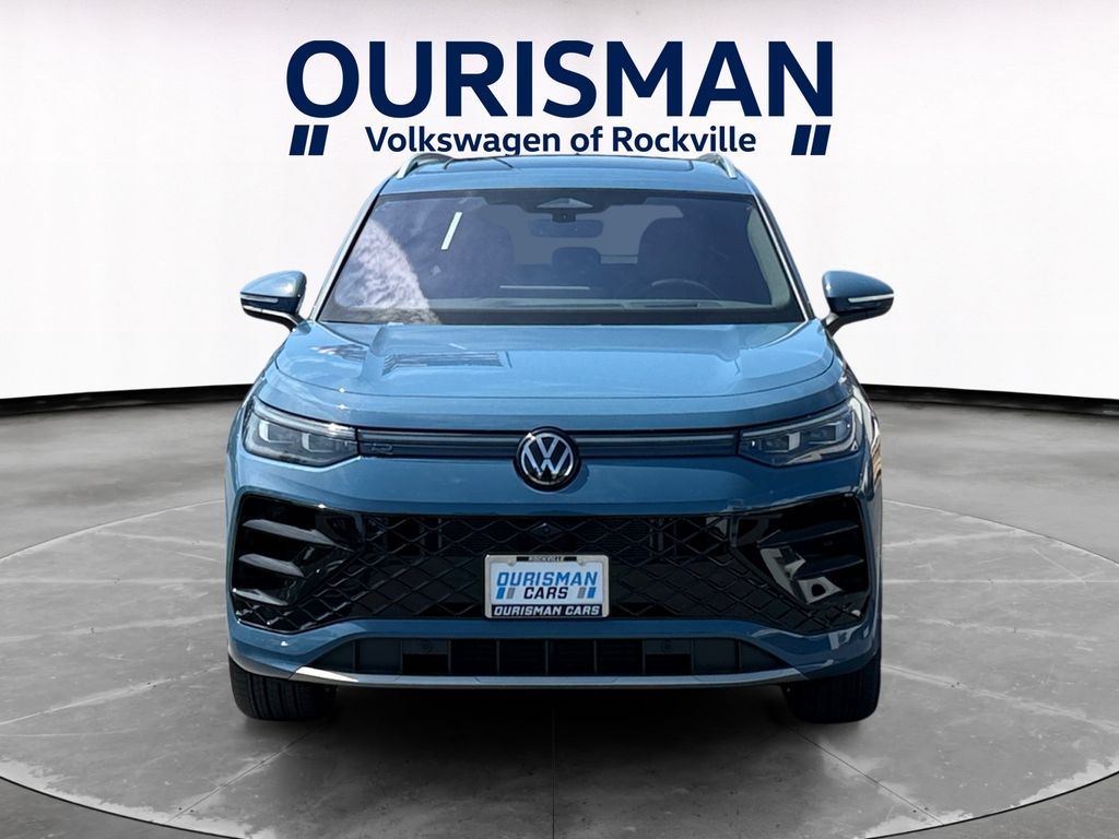 2026 Volkswagen Tiguan SEL R-Line Turbo Image 2 of 29