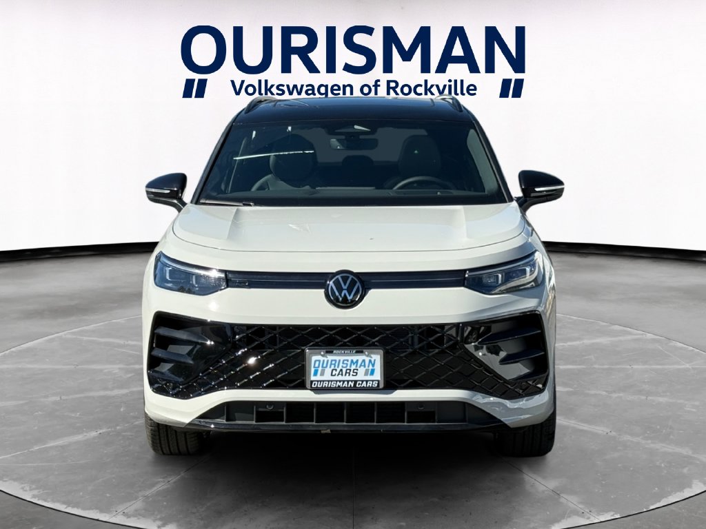 2026 Volkswagen Tiguan SE R-Line Black Image 2 of 28