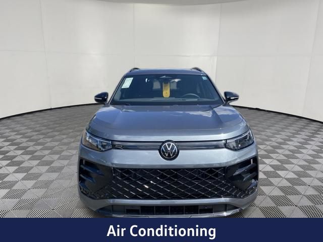 2026 Volkswagen Tiguan SE R-Line Black Image 3 of 19