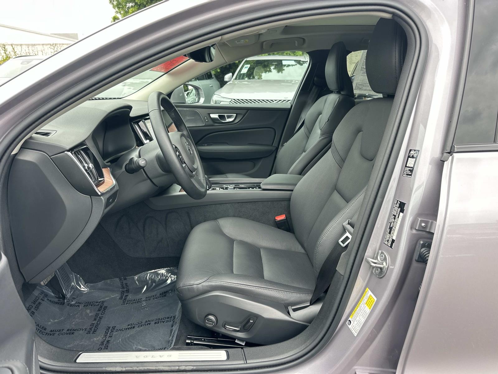 2026 Volvo V60 Cross Country Plus Image 15 of 39