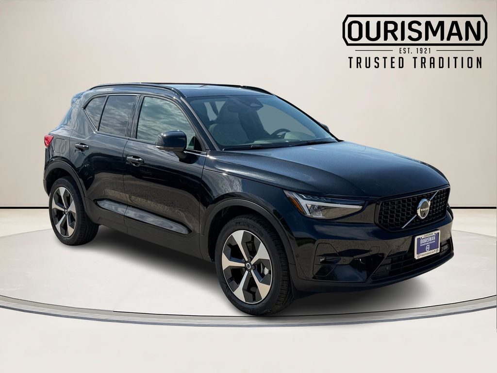 2026 Volvo XC40 Plus Image 1 of 34