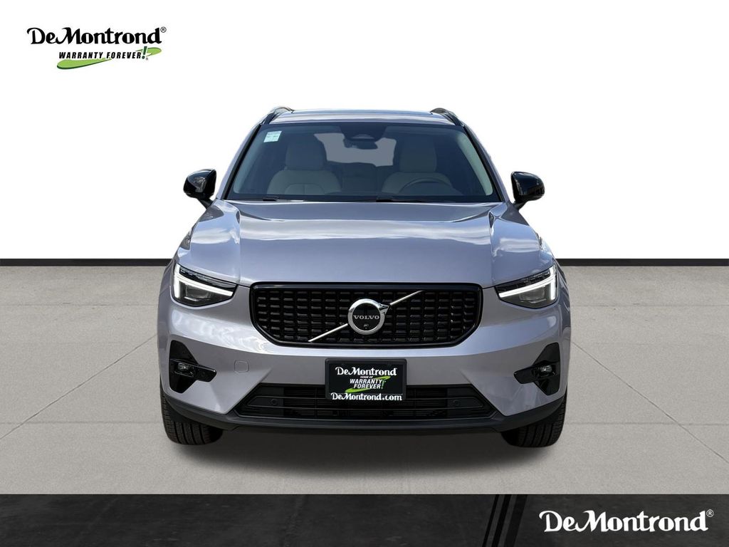 2026 Volvo XC40 Ultra Image 2 of 30