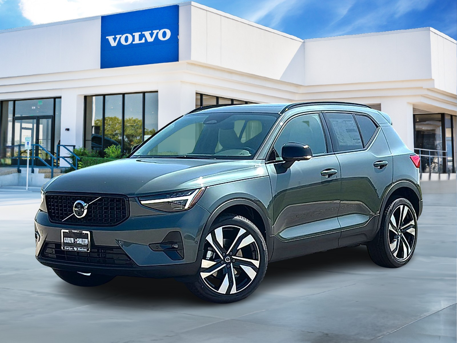 2026 Volvo XC40 Plus Image 1 of 26