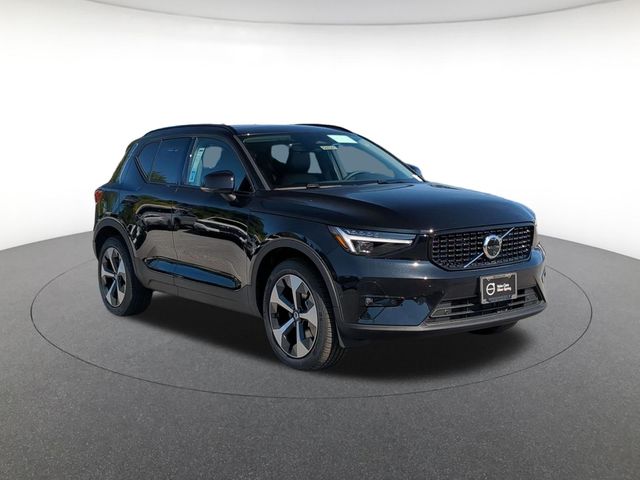 2026 Volvo XC40 Plus Image 3 of 19
