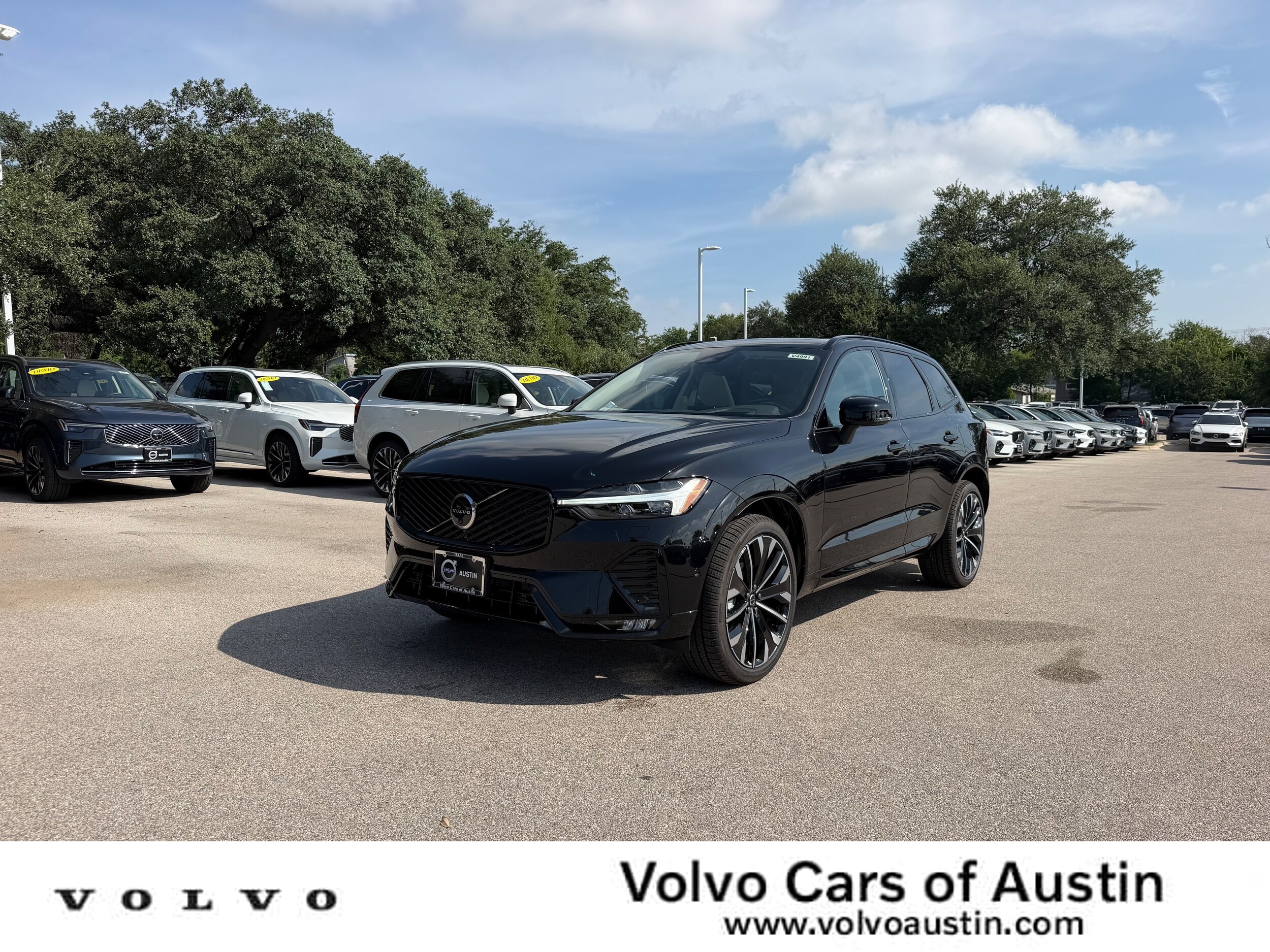 2026 Volvo XC60 Ultra Image 1 of 4