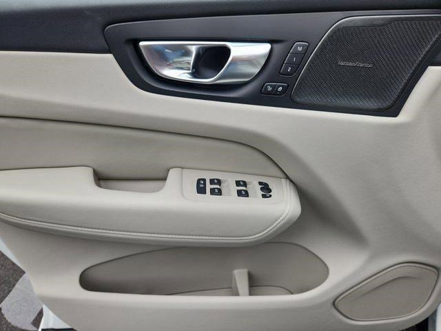 2026 Volvo XC60 Ultra Image 22 of 26