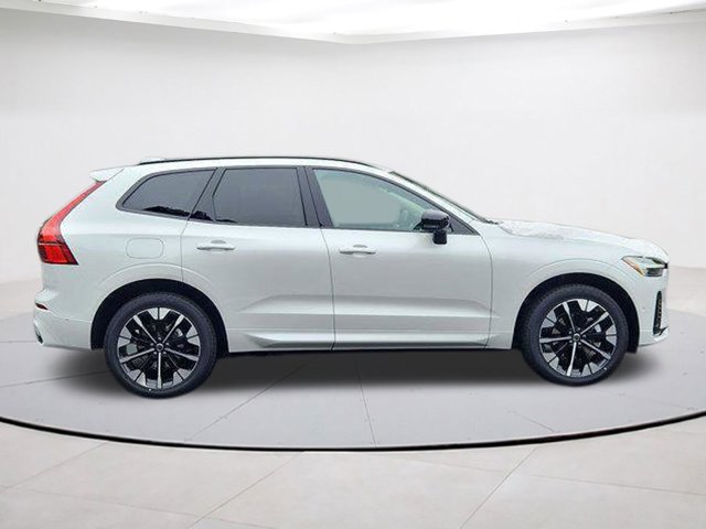 2026 Volvo XC60 Ultra Image 3 of 26