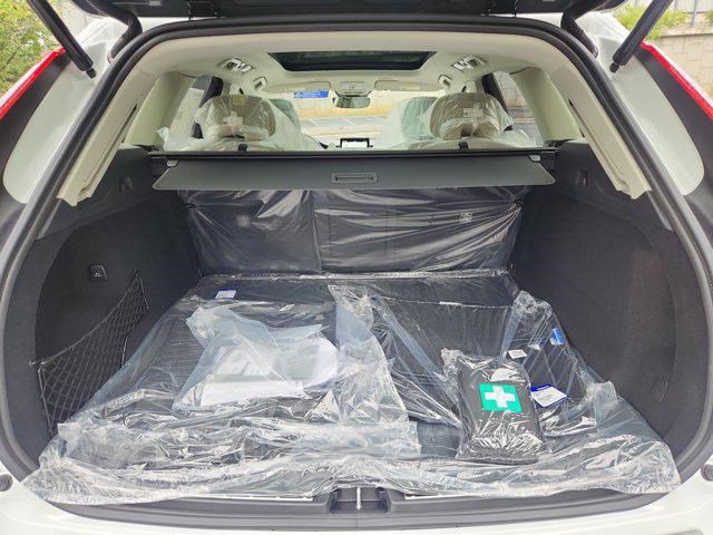 2026 Volvo XC60 Ultra Image 7 of 26