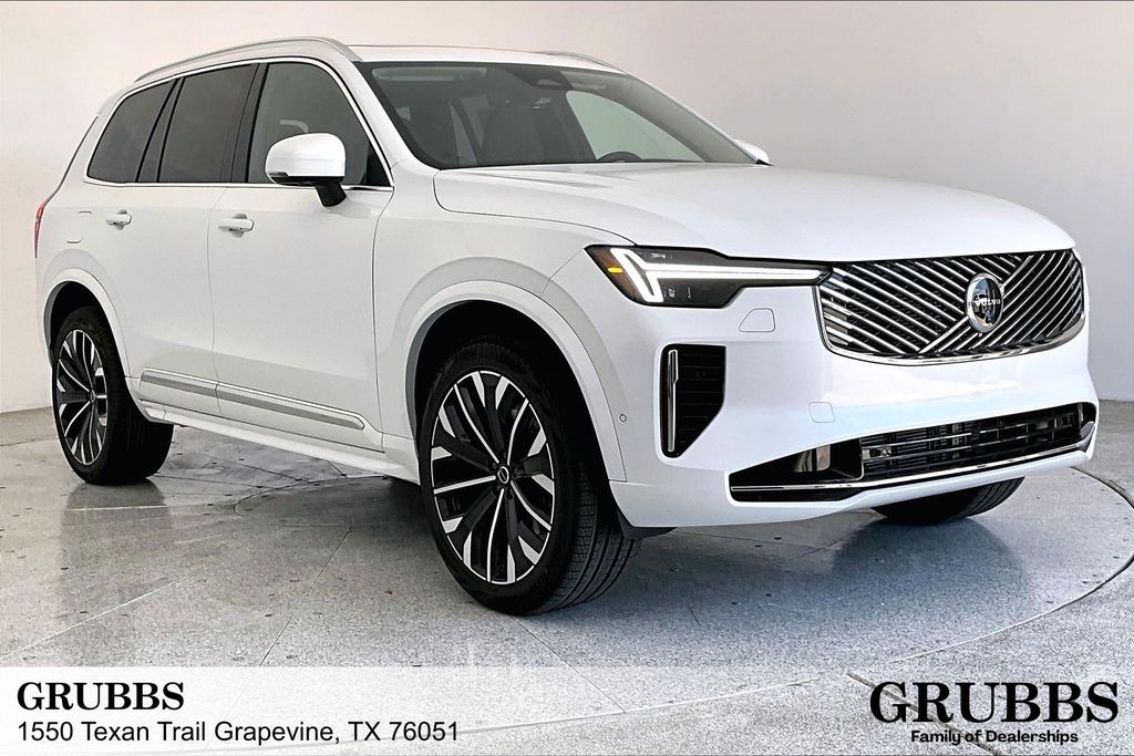 2026 Volvo XC90 Plus Image 2 of 44