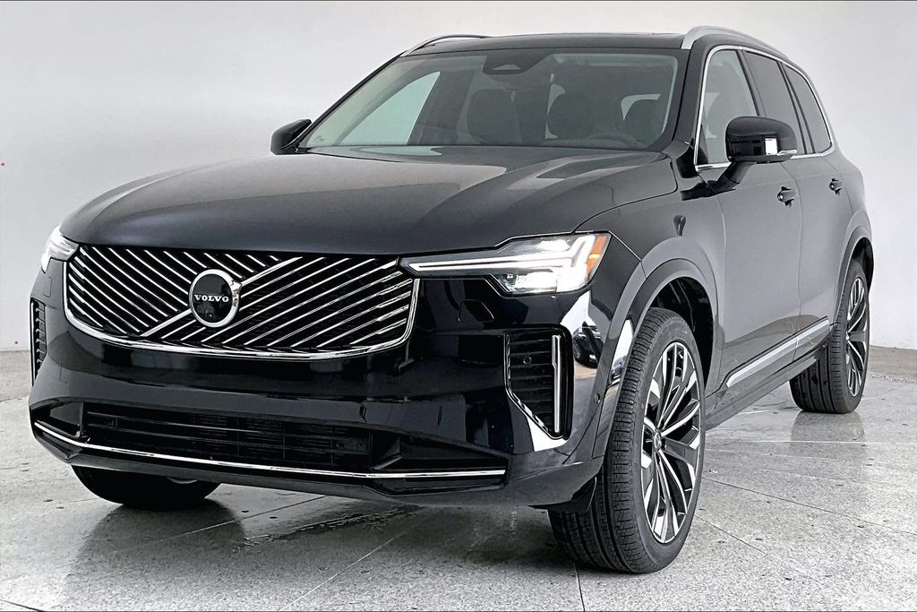 2026 Volvo XC90 Plus Image 1 of 38