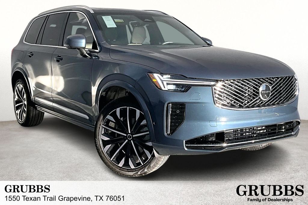 2026 Volvo XC90 Plus Image 2 of 42