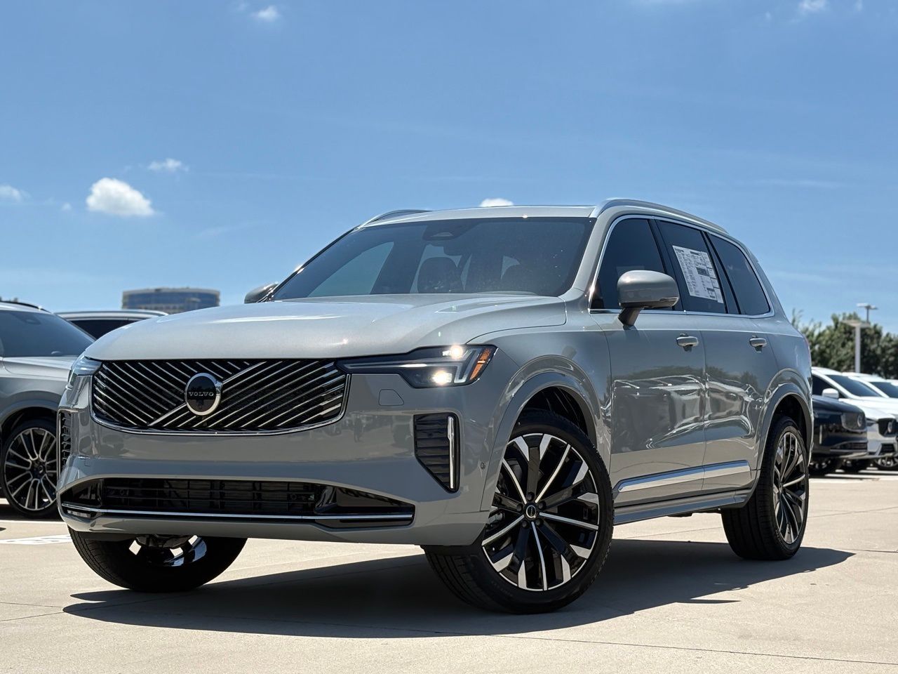 2026 Volvo XC90 Plus Image 2 of 24