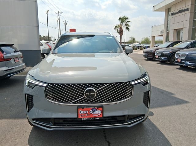 2026 Volvo XC90 Plus Image 2 of 23