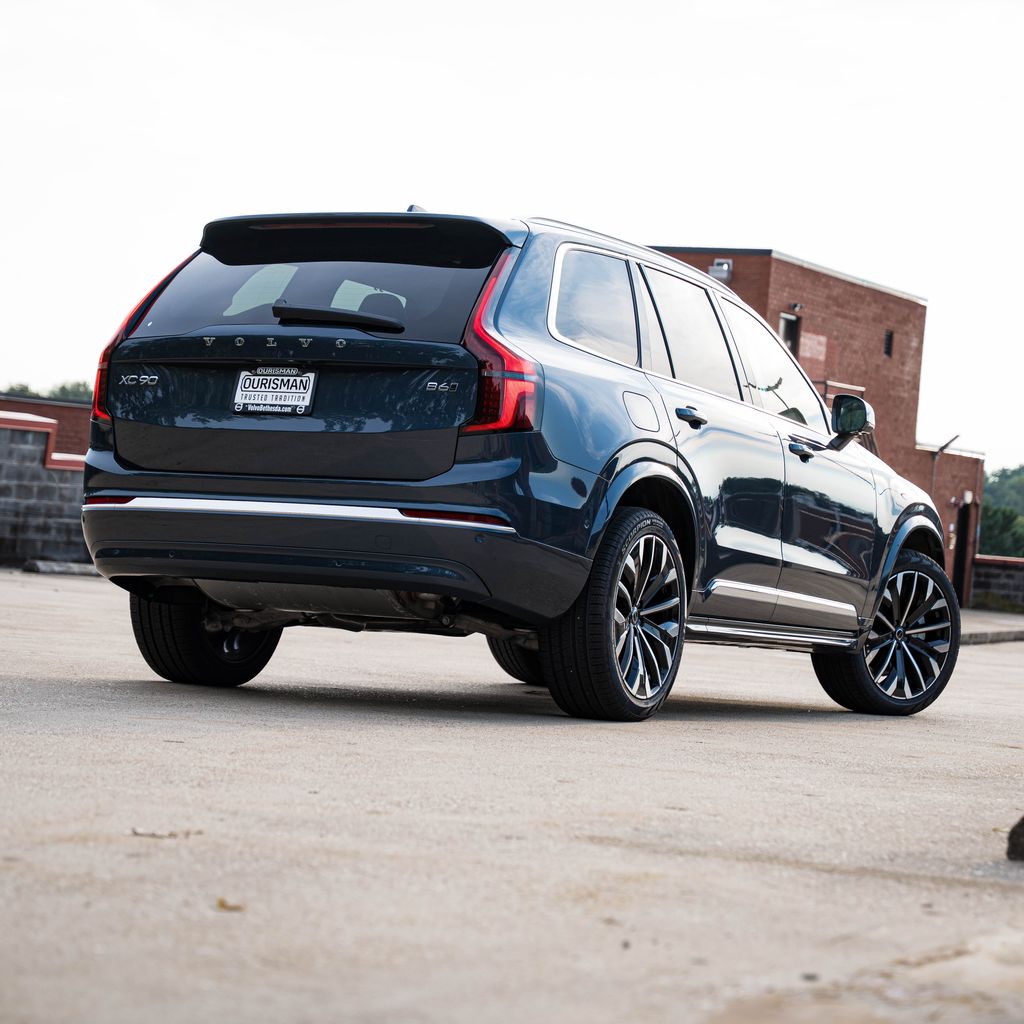 2026 Volvo XC90 Ultra Image 1 of 30