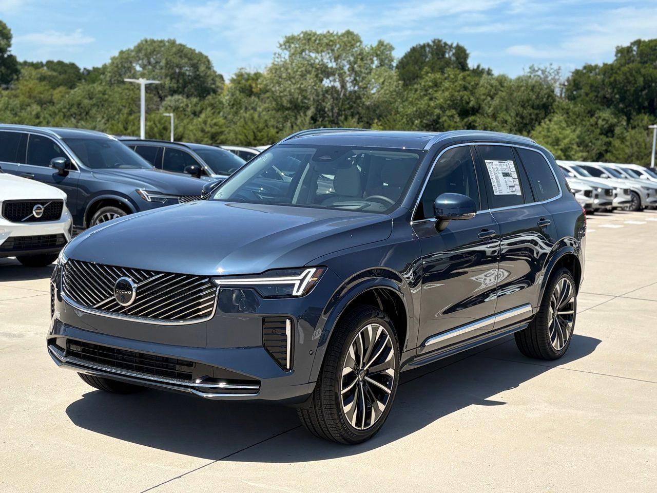 2026 Volvo XC90 Ultra Image 1 of 21
