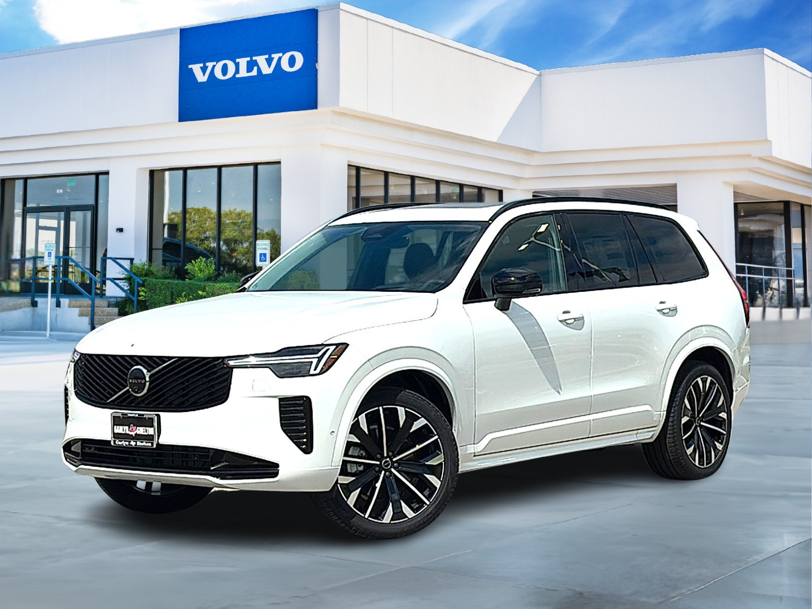2026 Volvo XC90 Ultra Dark Theme Image 1 of 27
