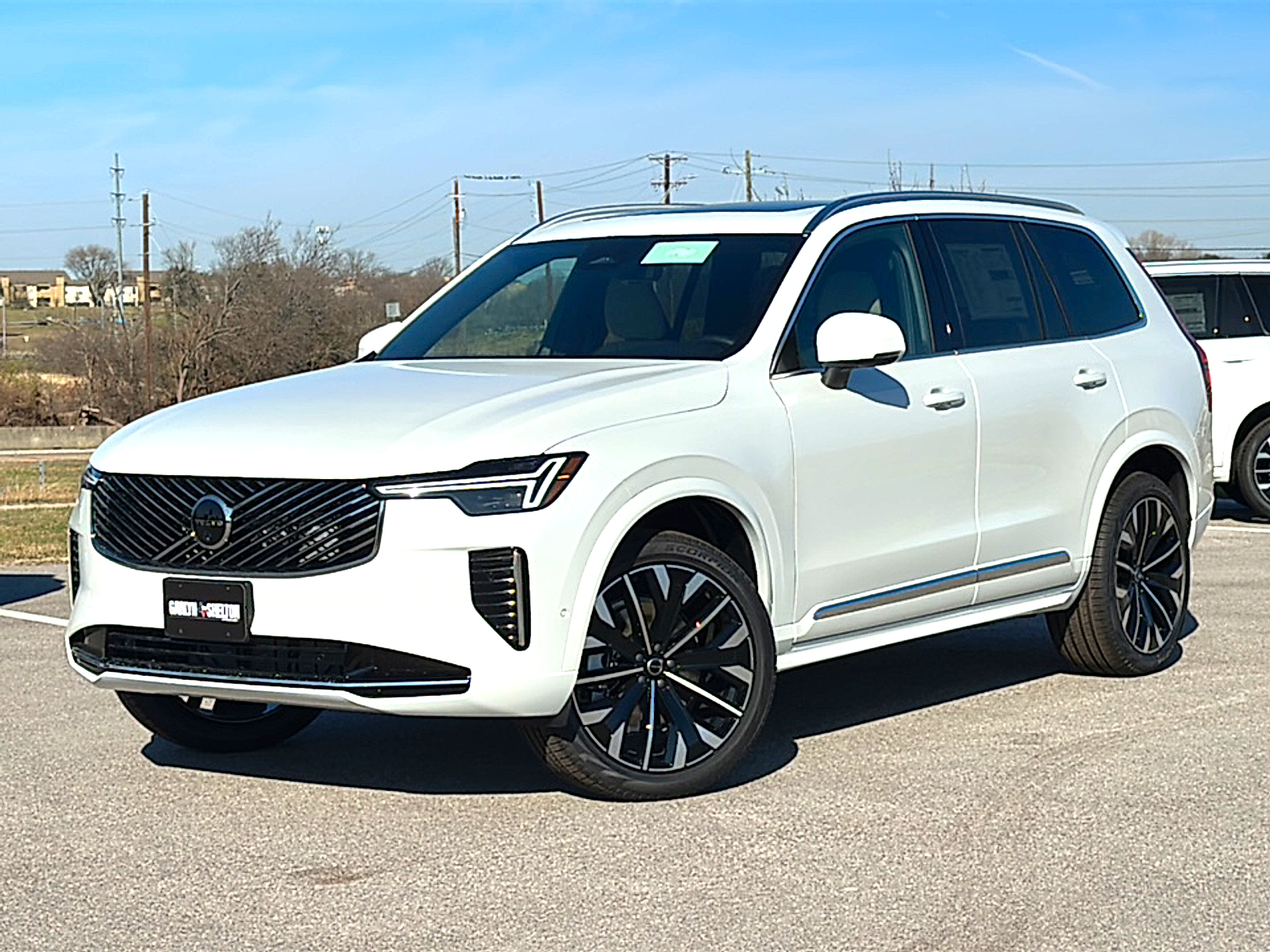 2026 Volvo XC90 Plus Image 2 of 28