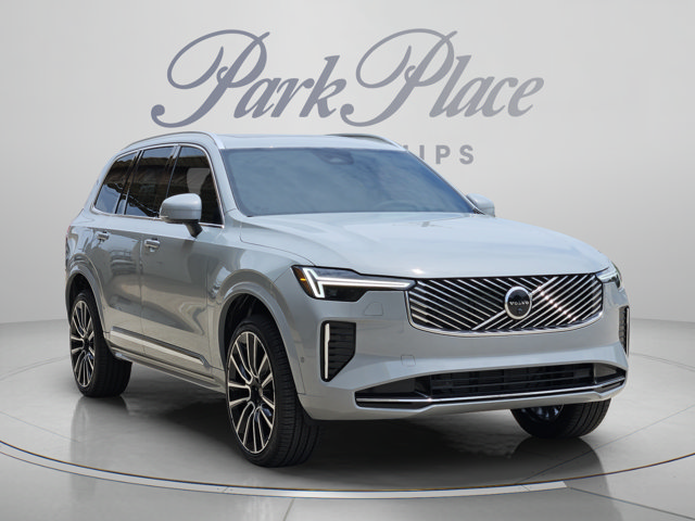 2026 Volvo XC90 Plus Image 3 of 32