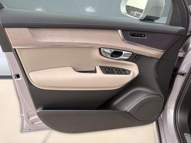 2026 Volvo XC90 Plus Image 19 of 30