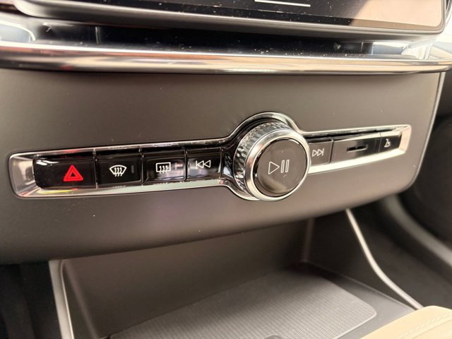 2026 Volvo XC90 Plus Image 26 of 30