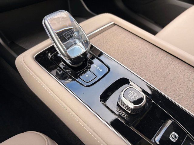 2026 Volvo XC90 Plus Image 18 of 30