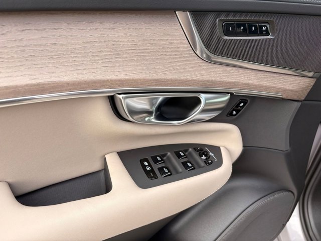2026 Volvo XC90 Plus Image 20 of 30