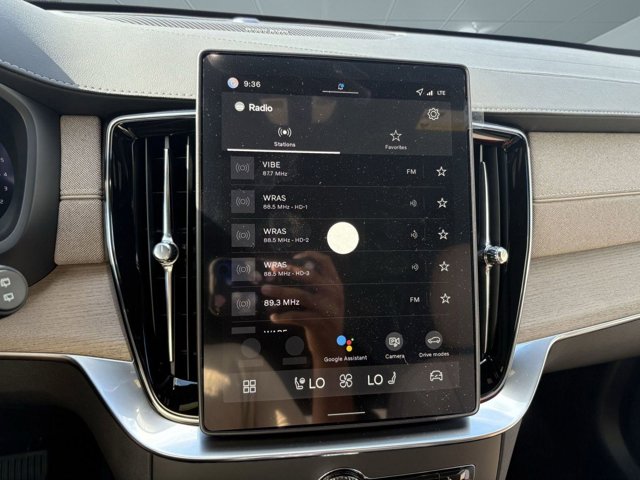 2026 Volvo XC90 Ultra Image 21 of 32