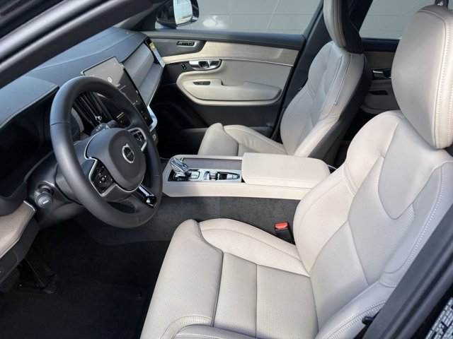 2026 Volvo XC90 Ultra Image 30 of 32