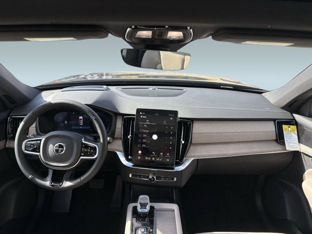 2026 Volvo XC90 Ultra Image 13 of 32