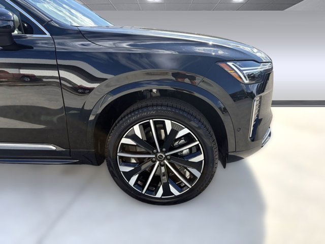 2026 Volvo XC90 Ultra Image 9 of 32