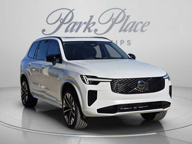 2026 Volvo XC90 Ultra Dark Theme Image 3 of 34