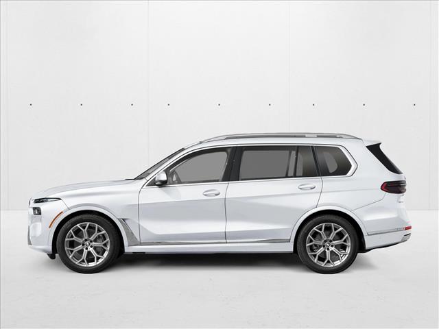 2027 BMW X7 M60i Image 3 of 12