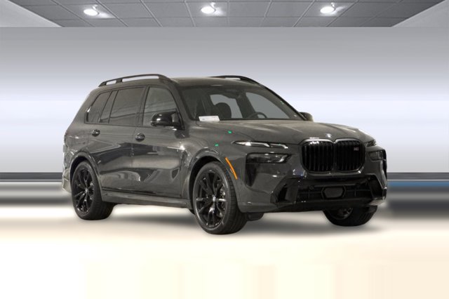 2027 BMW X7 M60i Image 3 of 31
