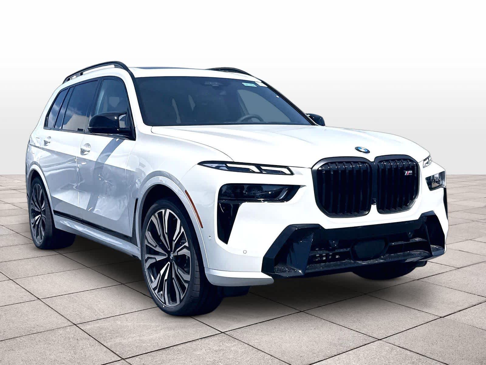 2027 BMW X7 M60i Image 3 of 31