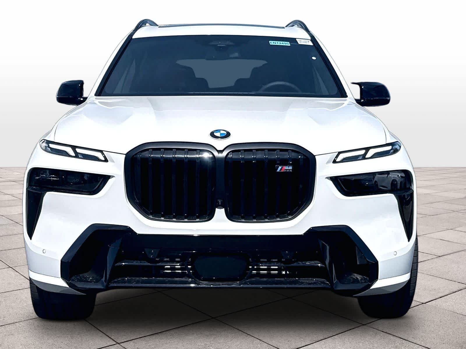 2027 BMW X7 M60i Image 2 of 31
