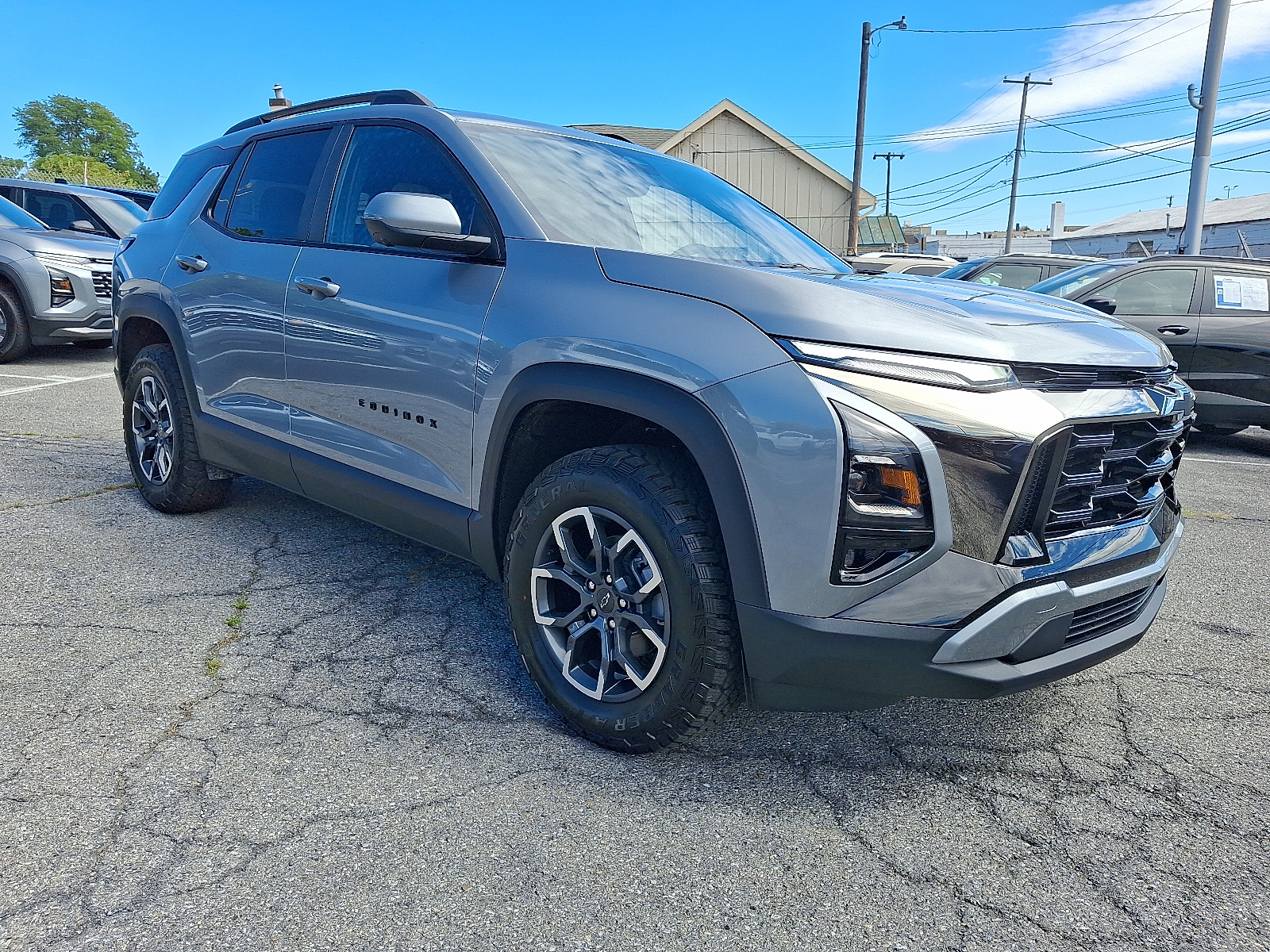 2027 Chevrolet Equinox AWD ACTIV Image 2 of 11