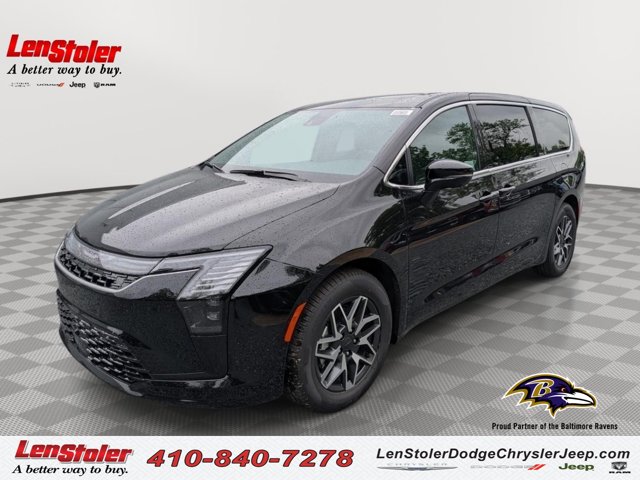 2027 Chrysler Pacifica Limited Image 1 of 28
