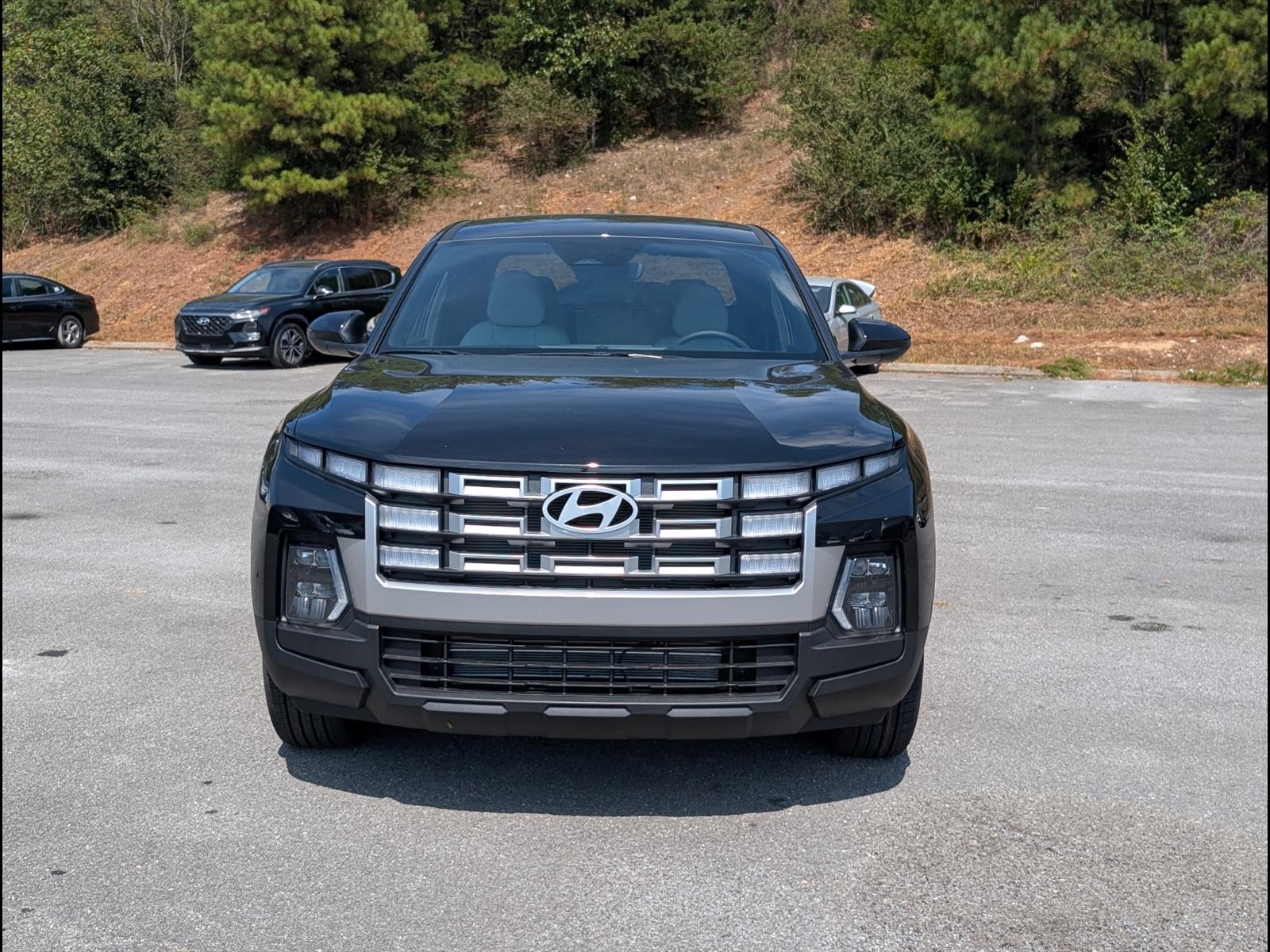 2027 Hyundai Santa Cruz SE Image 2 of 20