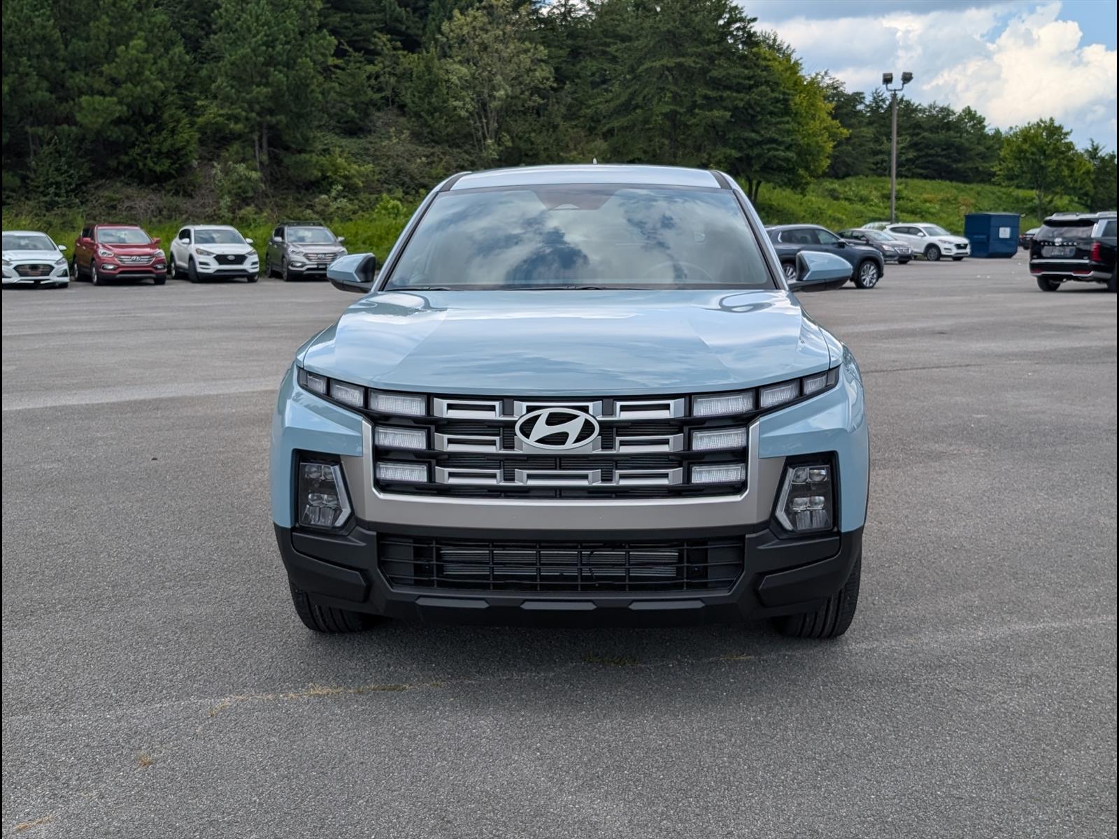 2027 Hyundai Santa Cruz SE Image 2 of 20
