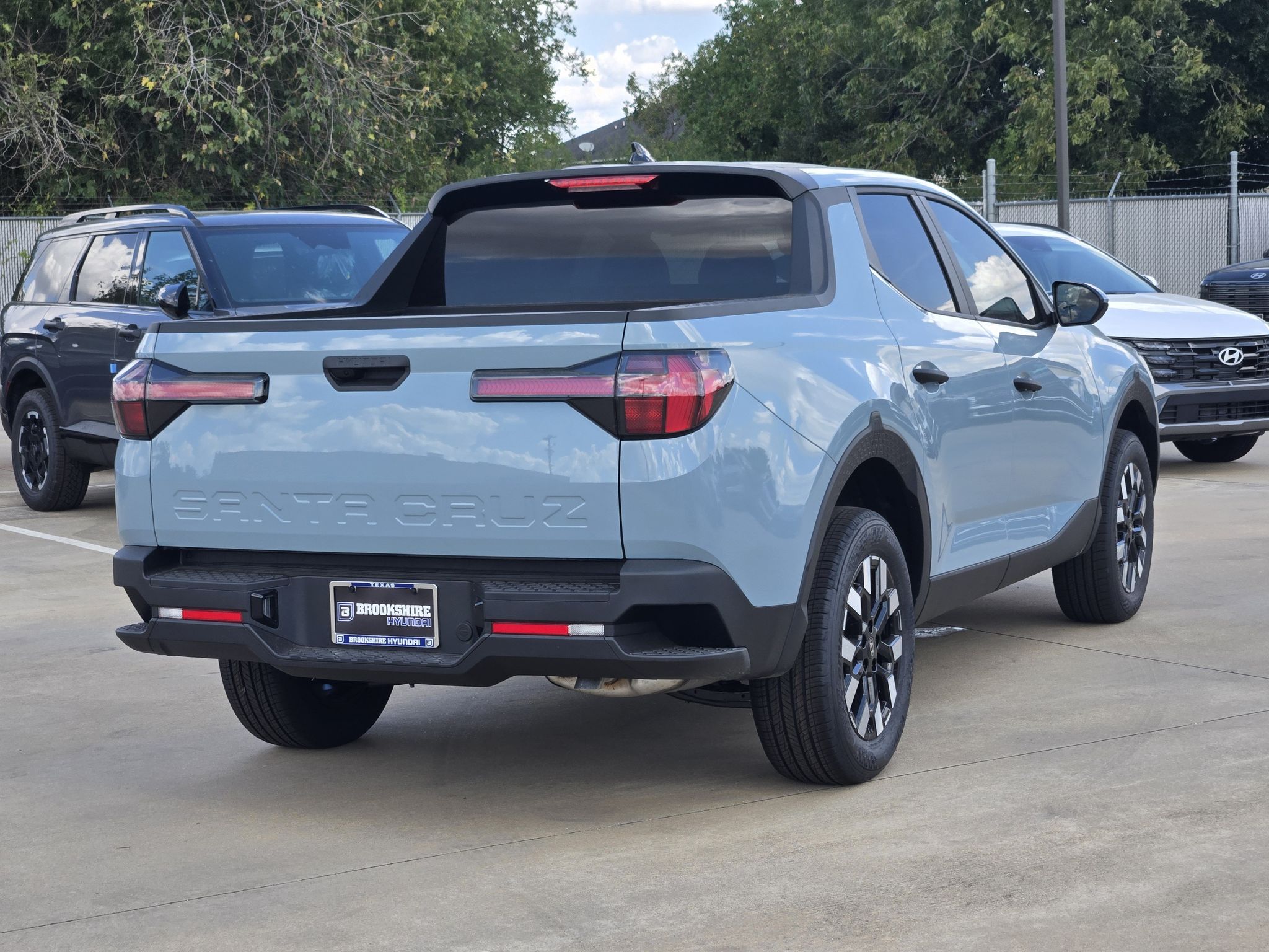 2027 Hyundai Santa Cruz SE Image 3 of 25