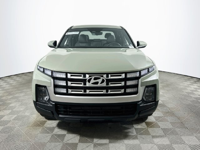 2027 Hyundai Santa Cruz SE Image 2 of 24