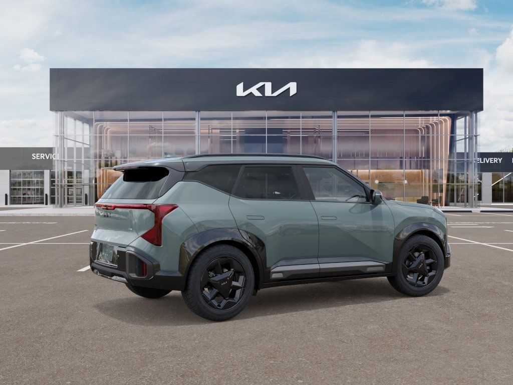 2027 Kia Seltos X-Line S Image 3 of 27