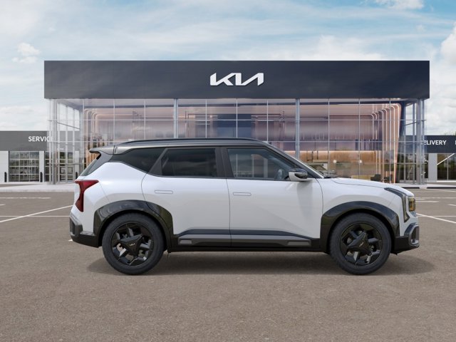 2027 Kia Seltos X-Line S Image 3 of 27