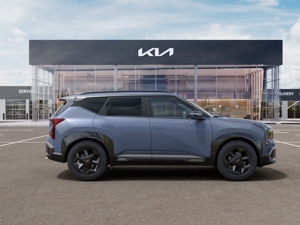 2027 Kia Seltos X-Line S Image 3 of 27
